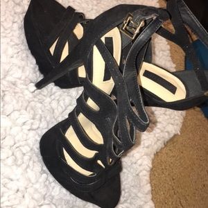 thin black heels platform